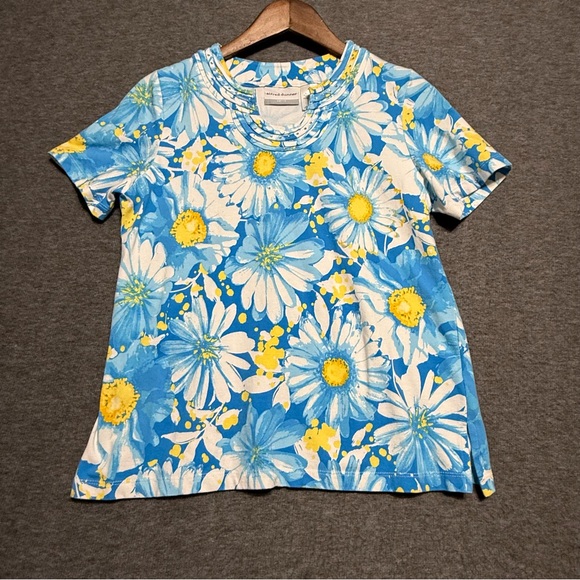 Alfred Dunner Floral Blue Top & Yellow Capri Pants Set Shirt PS & Capri Size 8 - Picture 2 of 16